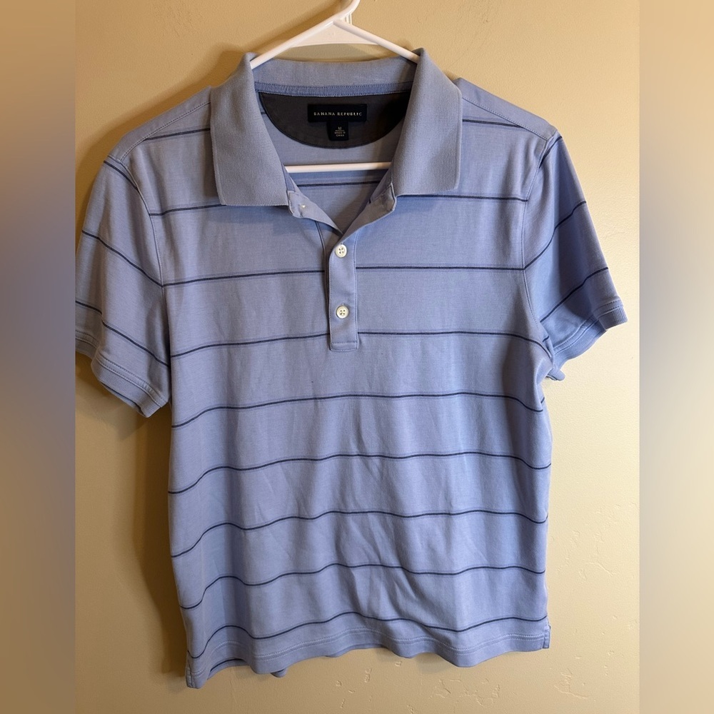 Banana Republic Men’s Medium Light Blue Striped Polo Shirt 100% Cotton